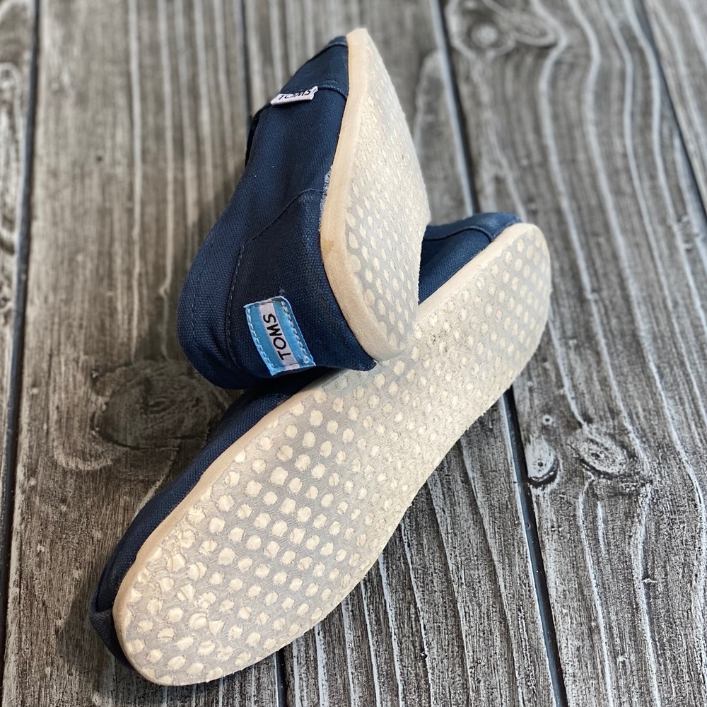 Tom's Classic Blue Flats w/Animal Print Inside - Picture 5 of 5